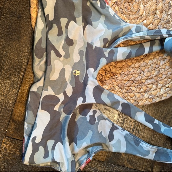 Spiritual Gangster
Shakti Metallic-Stripe Camo Sports Bra - Picture 3 of 5